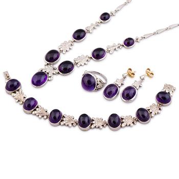 119. A NECKLACE, BRACELET, EARRINGS and RING, amethysts, diamnonds, 18K white gold and palladium. A. Tillander, 1970s.