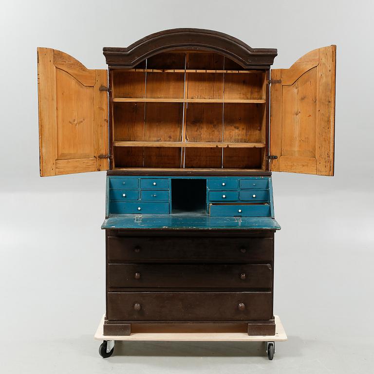 A Swedish handicrafted cabinet, made around year 1800.