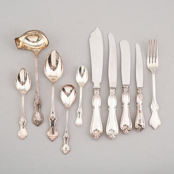 BESTICKDELAR, 81 delar, silver, modell Olga, CG Hallberg, bla 1932. Vikt exkl knivar 1783 g, inkl knivar ca 1978 g.