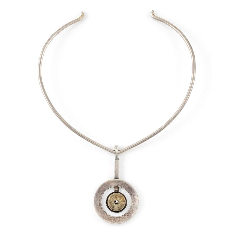 Inga-Britt "Ibe" Dahlquist, collier, silver med fossil, Visby 1966.