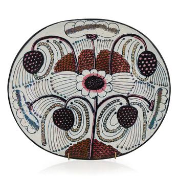 Birger Kaipiainen, A decorative porcelain dish, signed Kaipiainen Arabia.