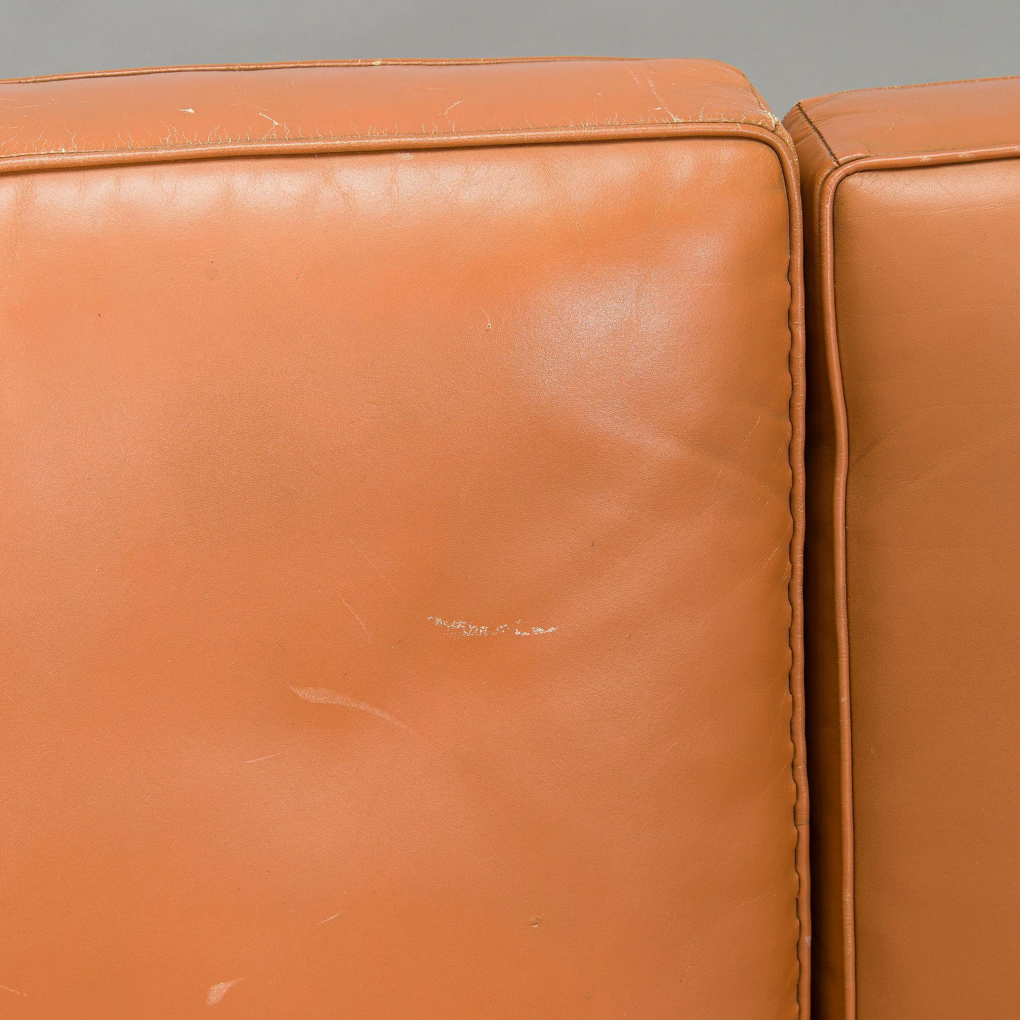 Ilmari Tapiovaara, sohva / nojatuoleja 3 kpl, valmistaja Lukkiseppo, 1900-luvun puoliväli.