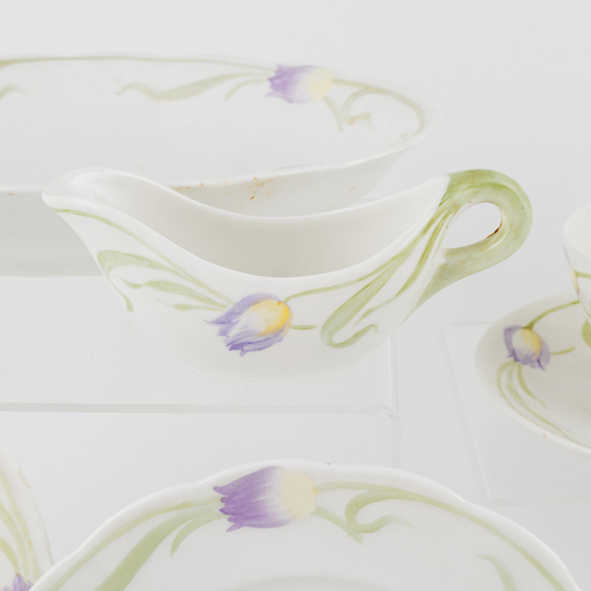 Alf Wallander, a  53-piece 'Tulpan' porcelain dining service,