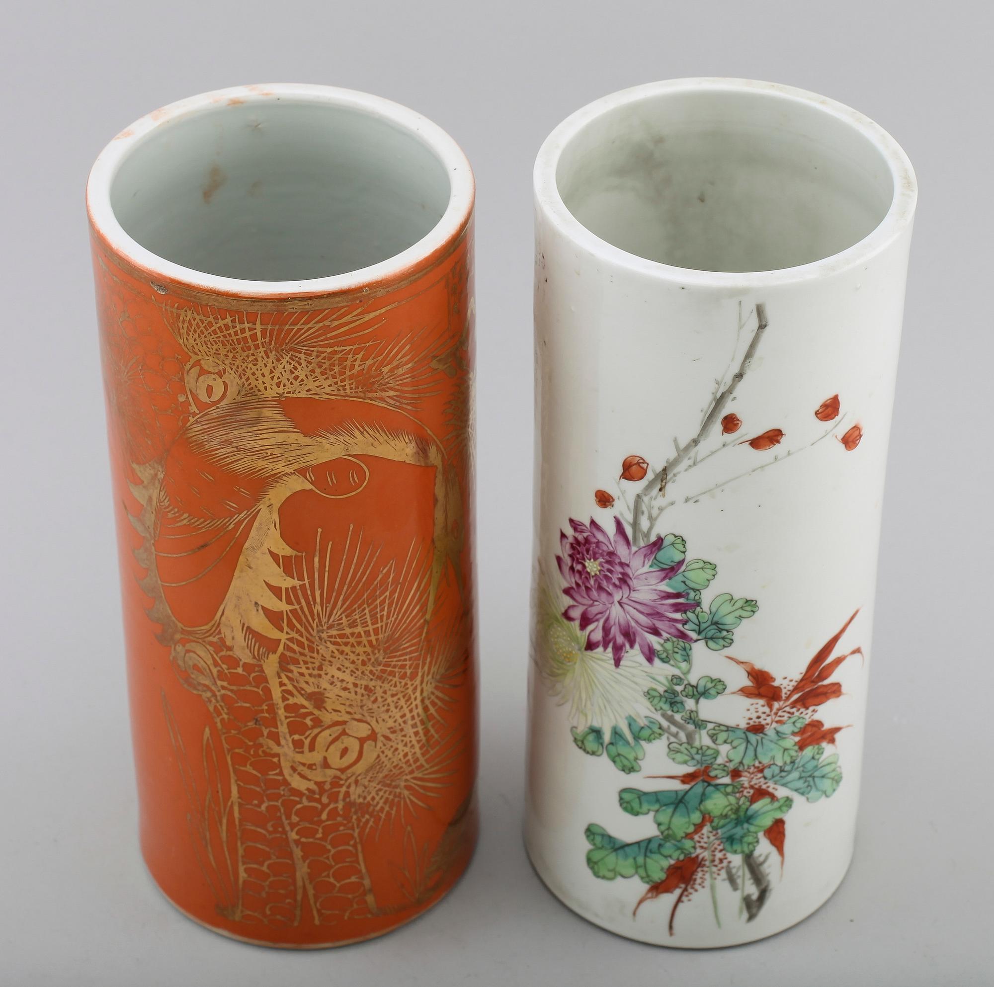 PENSELVASER, 2 st, porslin, Kina, 1900-/2000-tal.