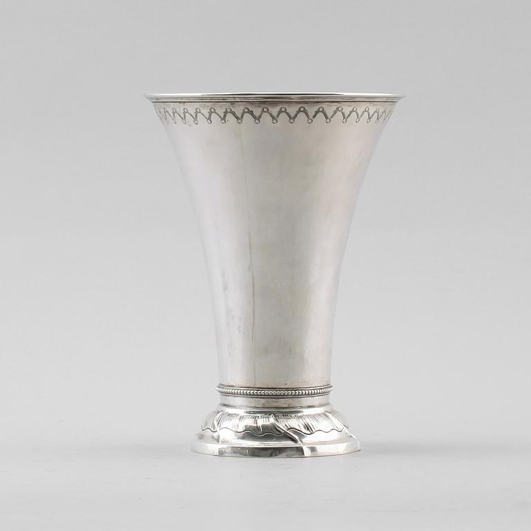 BÄGARE, silver, 1922. Total vikt ca 384 g.