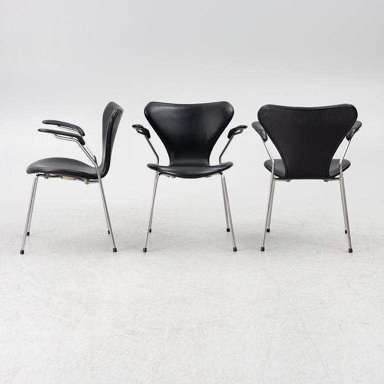 Arne Jacobsen, karmstolar 3st, "Sjuan", Fritz Hansen, 2000-tal.