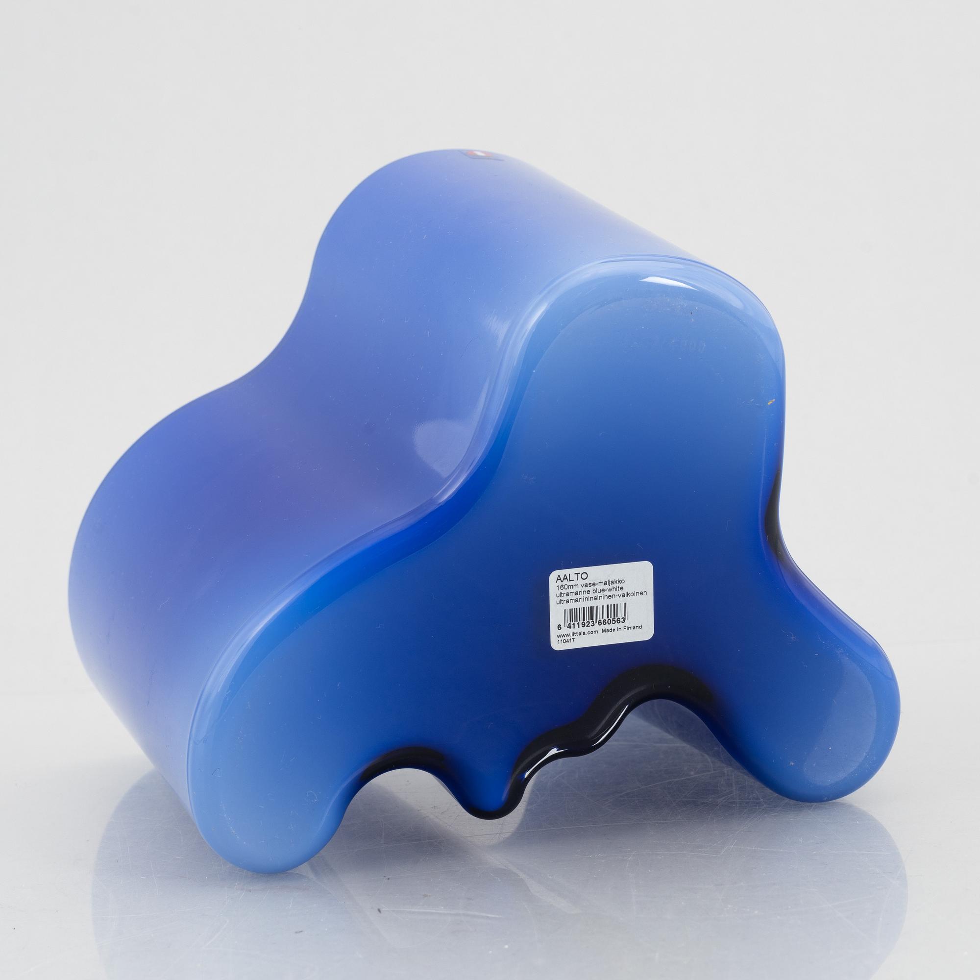 Alvar Aalto, anniversary vase, Finland 100 years, glass, model 3030, Iittala, Finland.