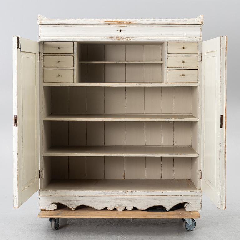 A cabinet, 19th century.