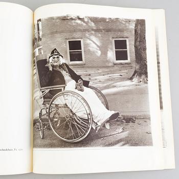 BOK, "Diane Arbus. An Aperture Monograph", Diane Arbus, special edition The Museum of Modern Art 1972.