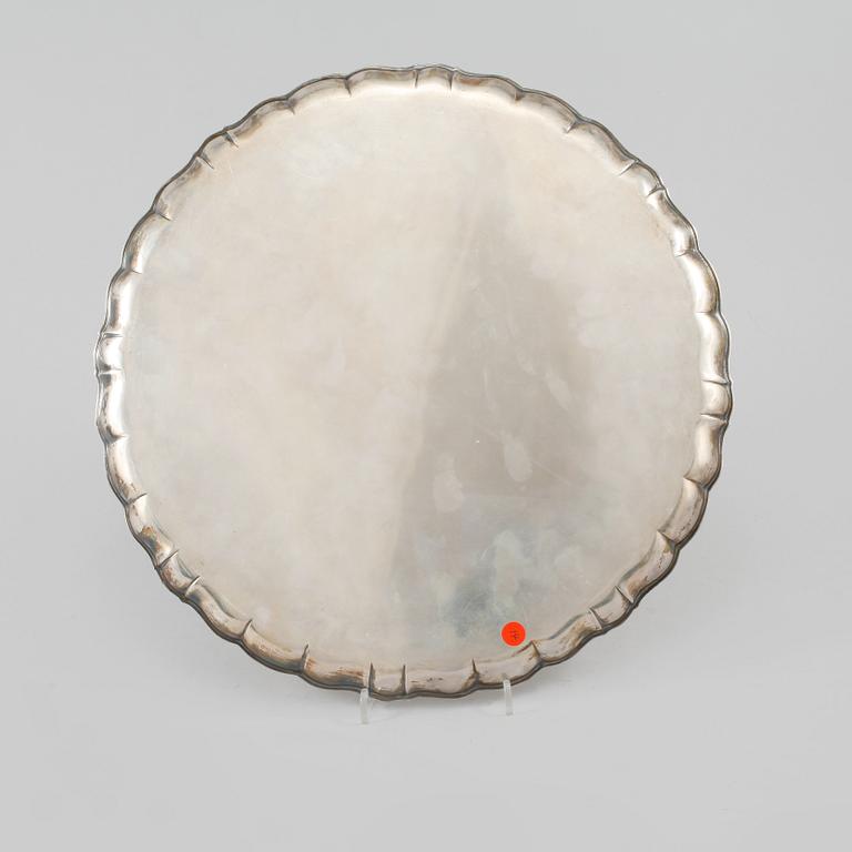 FAT, silver, C G Hallberg, Stockholm, 1947, vikt 1004 gram.