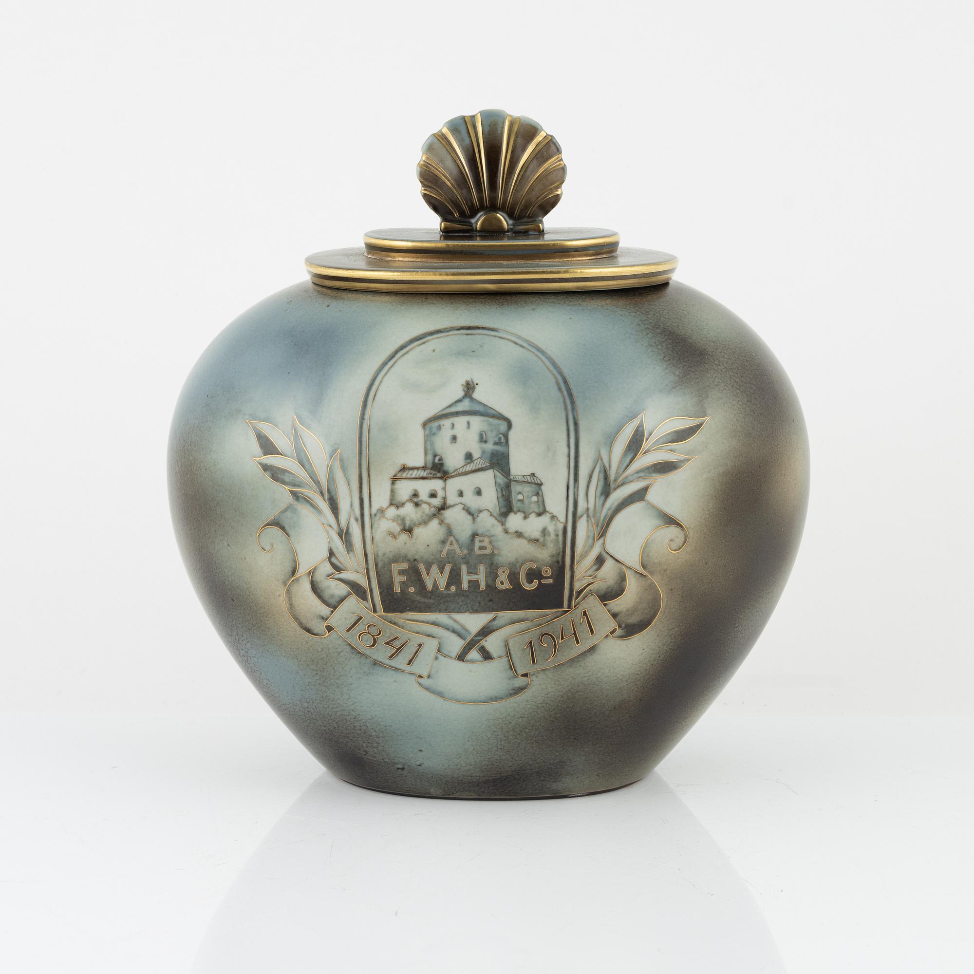 Gunnar Nylund, a lidded 'Flambé' urn, Alp Lidköping, Rörstrand, Sweden 1940's.