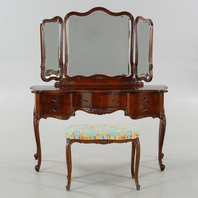 A a makeup table from the first haöf of the 20th century.