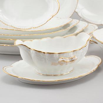 69 pieces of porcelain table ware, by Theodore Haviland, Limoges, first half/mid 20th cenutry.