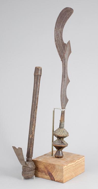 VAPEN, 2 st, Afrika, omkring 1900-talets mitt.