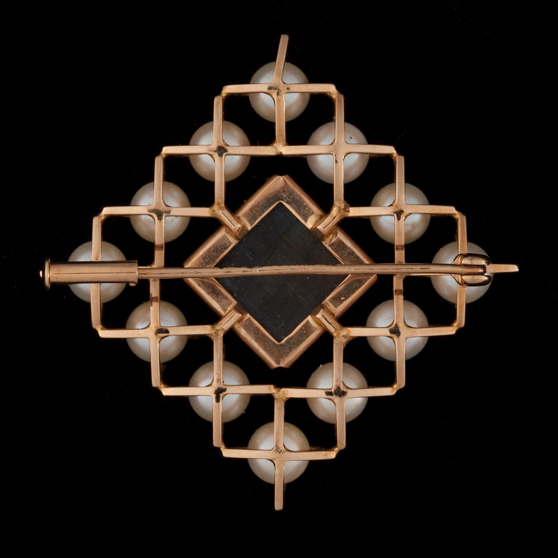 BROSCH, ARMBAND och RING, 14K guld, pärlor, spektrolit. 1969. Vikt totalt ca 30 g.