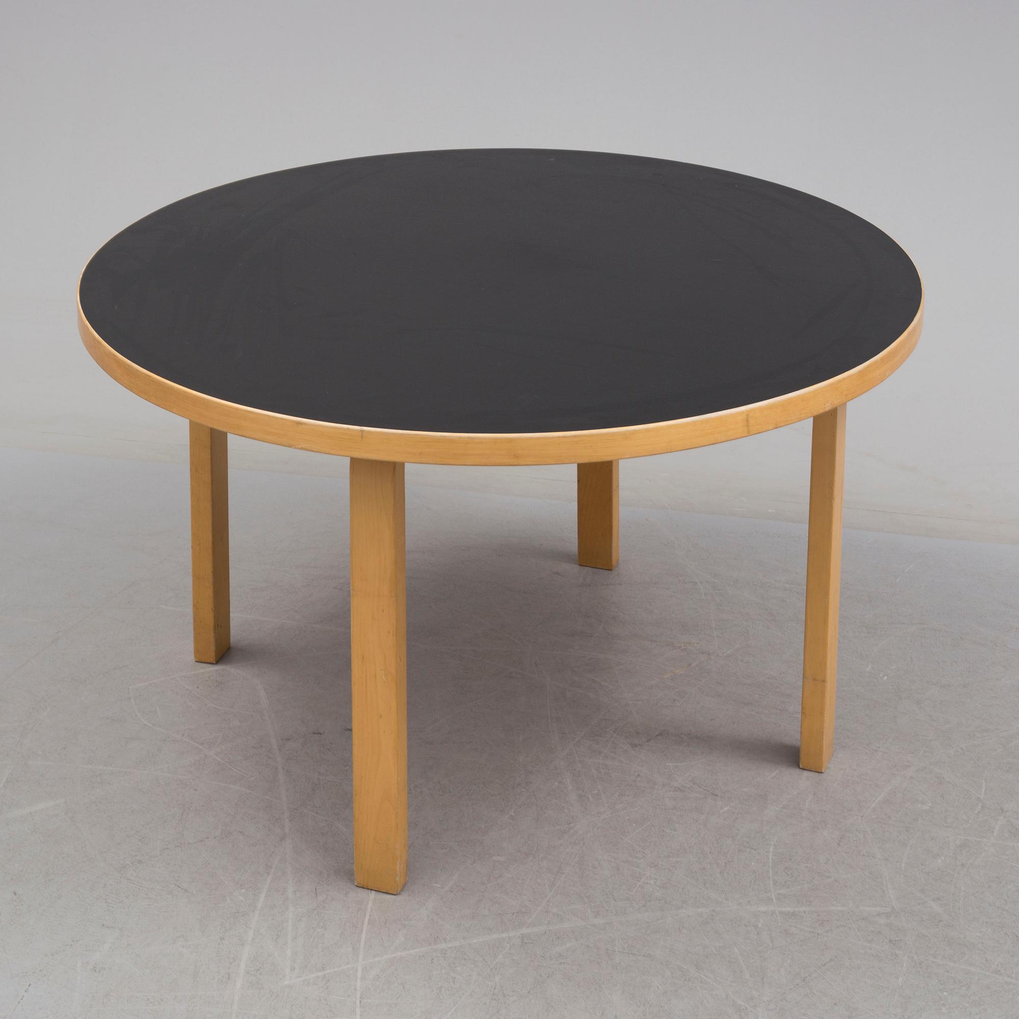 ALVAR AALTO, matbord, modell 91, Artek, Finland.