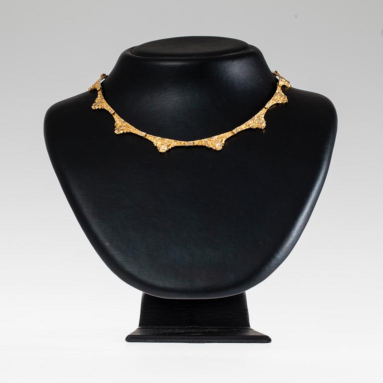 KAULAKORU, "Kaarisilta" 14K kultaa, Björn Weckström, Kruunu Koru / Lapponia 1968. Paino 30,3 g.