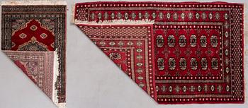 MATTOR, 2 st, orientaliska, ca 163x99 cm, ena Pakistan, ca 95x60 cm.