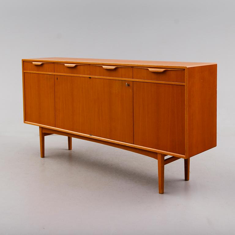 SIDEBOARD, Bertil Fridhagen, Bodafors, 1900-talets andra hälft.