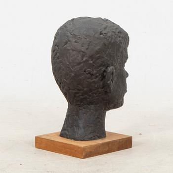 Marianne Hagberg,  a bronze sculpture.