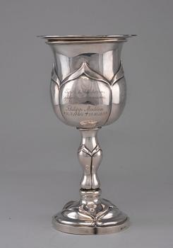 EHTOOLISKALKKI + PATENE, 84 hopeaa. Joseph Nordberg Pietari, Venäjä 1854. Paino 642 g.