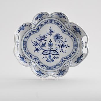 BRICKA, porslin, Meissen, 1900-talets första hälft.