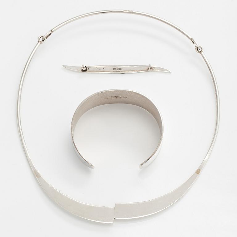 Pekka Piekäinen, necklace, bracelet and brooch, silver, Platinoro, Turku 2000 - 2009.
