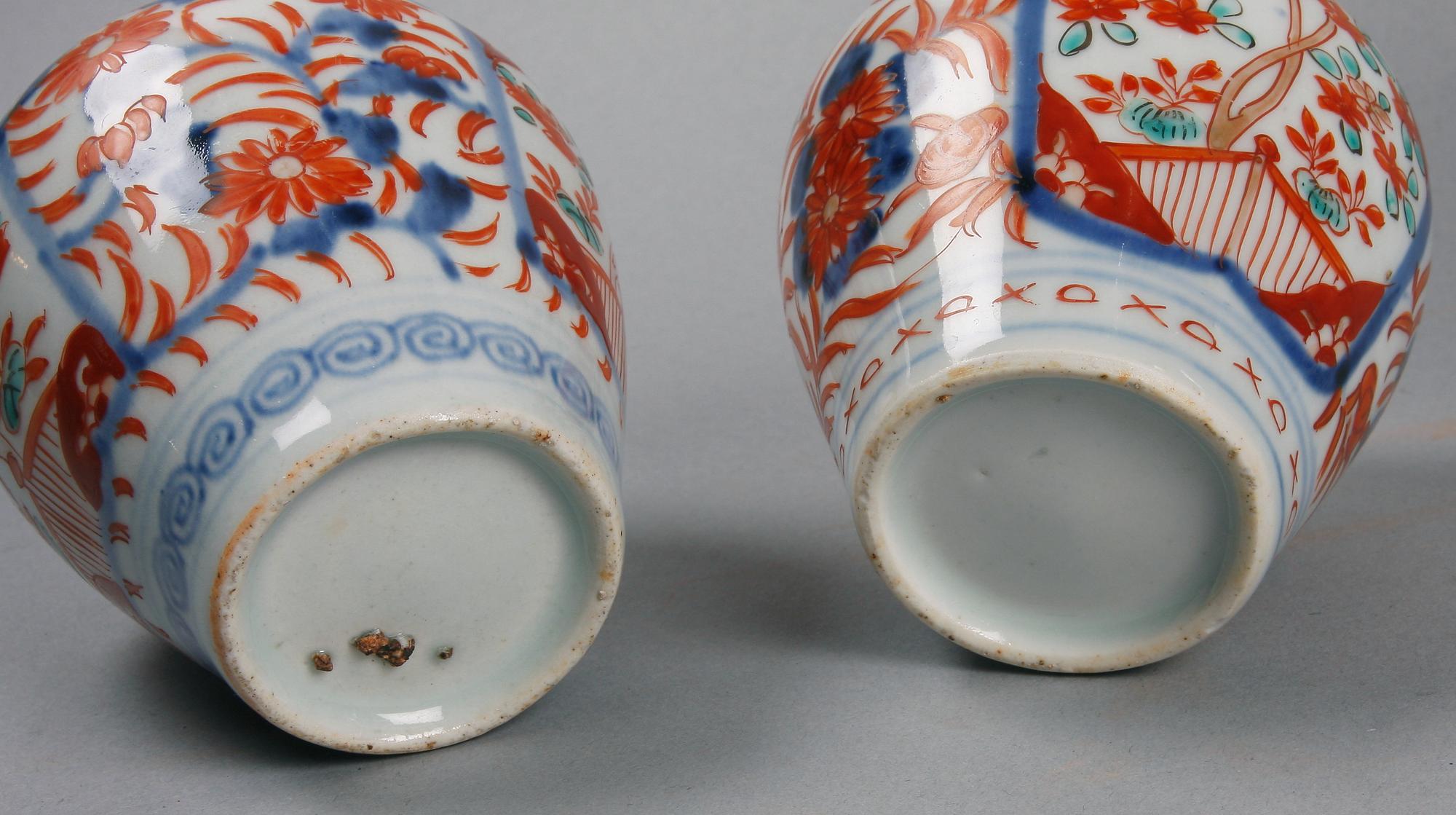 LOCKURNOR, 2 par, porslin, Kina, 1900-tal.