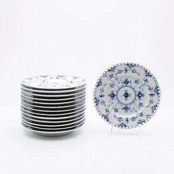 Royal Copenhagen, Servisdelar, 20 delar, porslin, Musselmalet, Danmark.