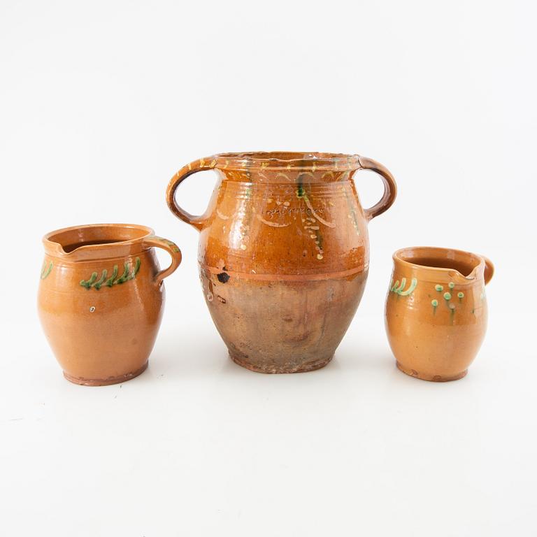 Jug, spill bowl and bowls 11 dl Skåne 20th century glazed earthenware.