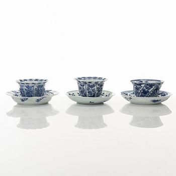 Three Chinese blue and white porcelain cups and three saucers, Qing dynasty, Kangxi (1662-1722).