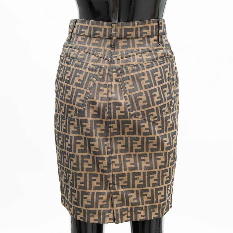 FENDI, KAKSI HAMETTA JA T-PAITA, koko 42(IT).
