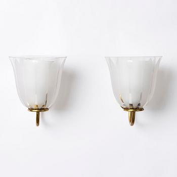 Bertil Brisborg, a pair of wall lamps model "30341", Nordiska Kompaniet, 1940s.