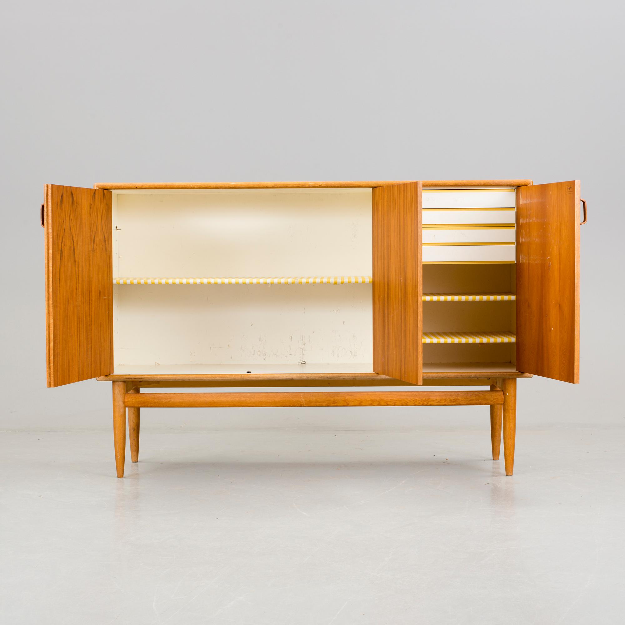 SIDEBOARD, Bengt Fridhagen, Bodafors, omkring 1900-talets mitt.