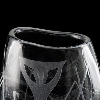 VICKE LINDSTRAND, a glass 'Fisknäten' vase, Kosta, signed.