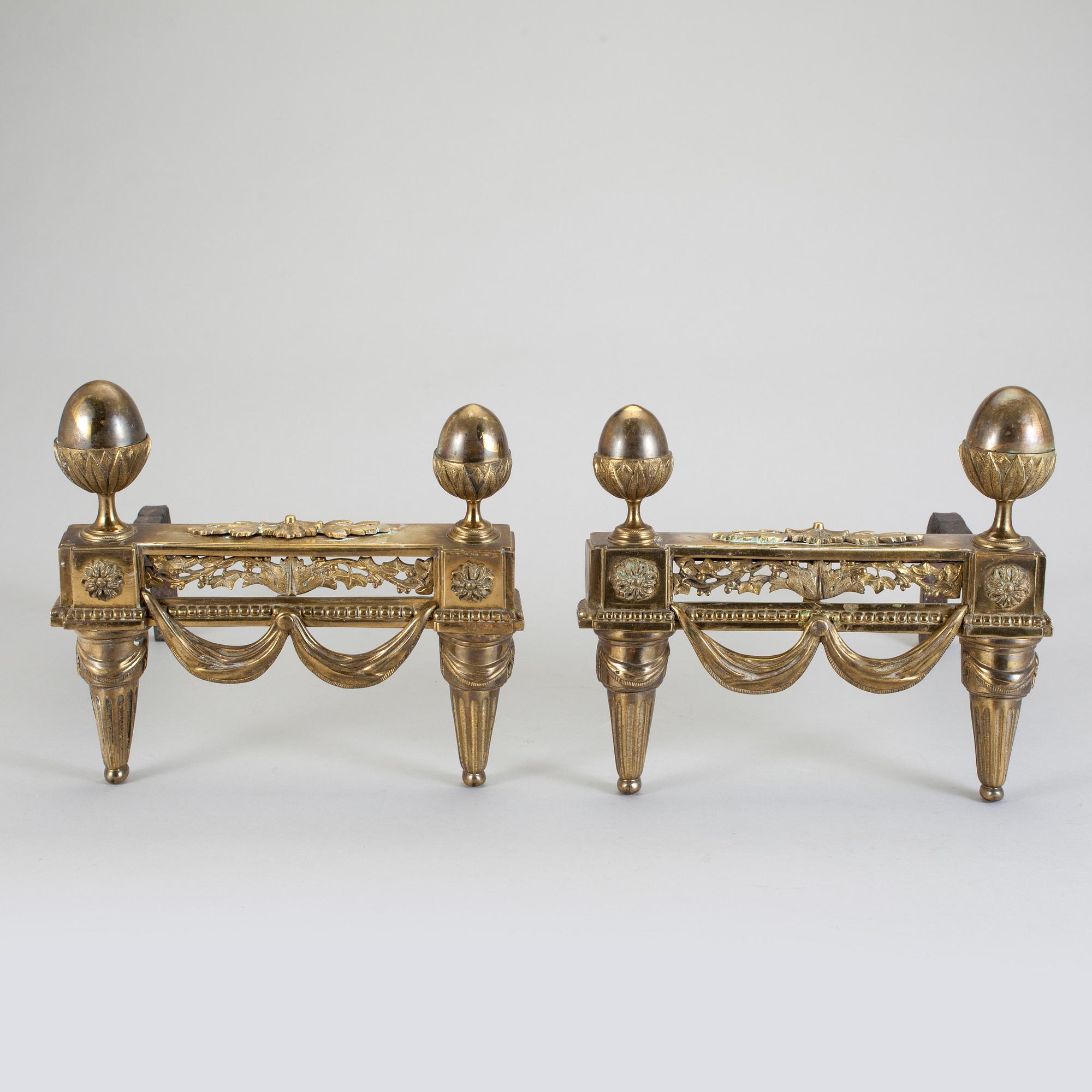 ELDHUNDAR, ett par. Troligen Frankrike, brons. 1800-talets andra hälft.