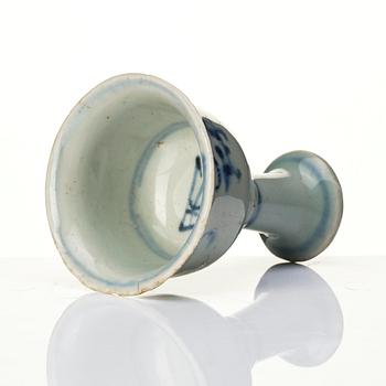 A small blue and white stemcup, Ming dynasty (1368-1644).