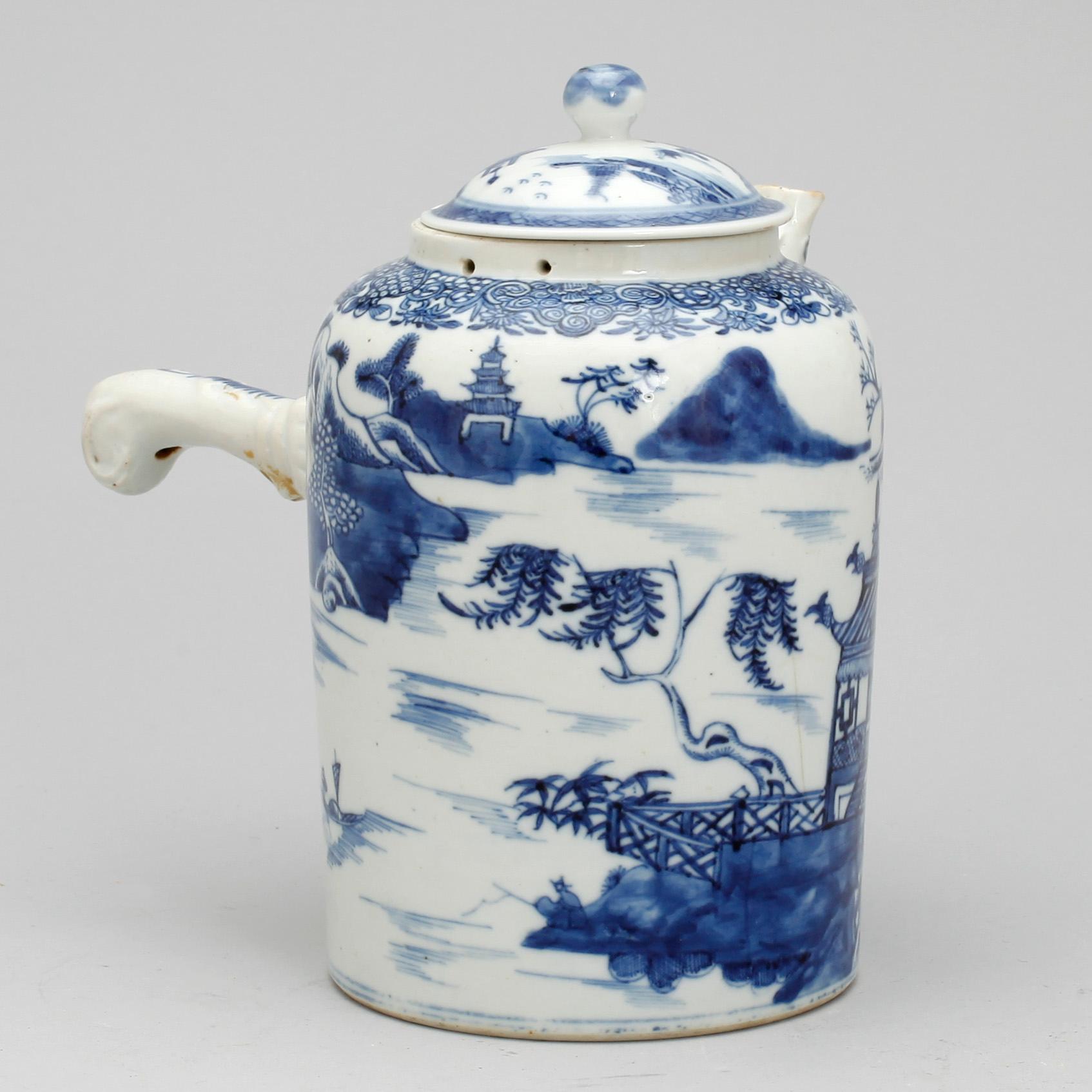 TEKANNA, porslin, Kina ca år 1800.