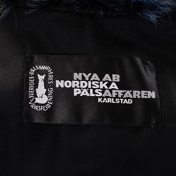 PÄLSKAPPA, blåfärgad tvättbjörn, Nya AB Nordiska Pälsaffären Karlstad.