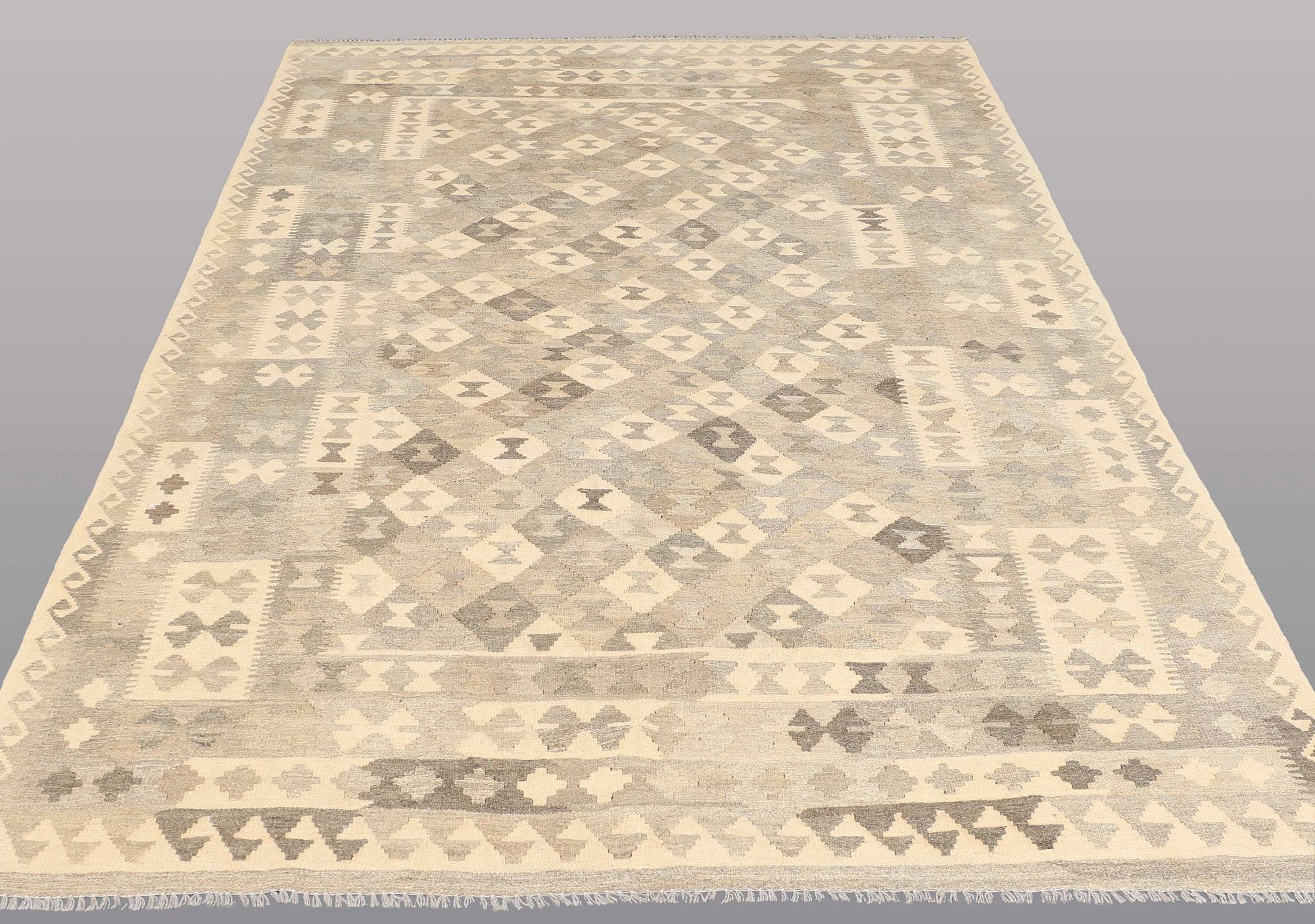 MATTA, Kelim, ca 300 x 188 cm.