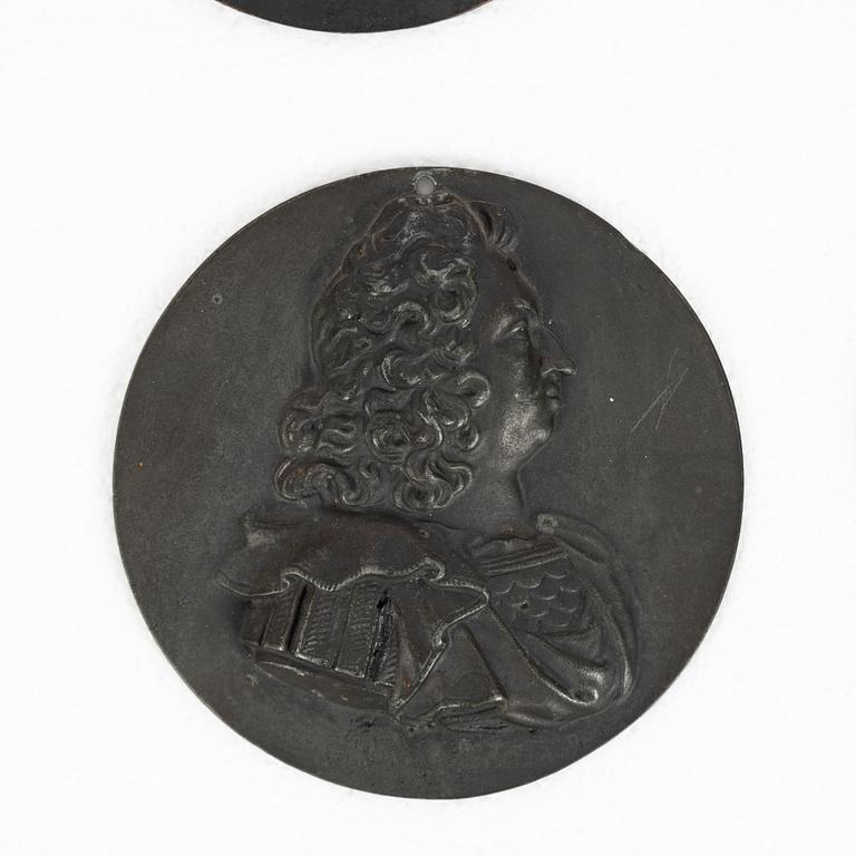 Monarchs and regents of Sweden, twenty metal portrait medallions, 19th20th century.