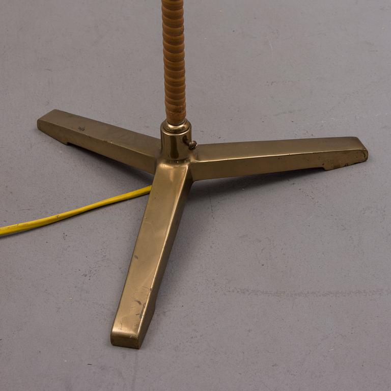 GOLVLAMPA,  Paavo Tynell, Taito 1940-luku.