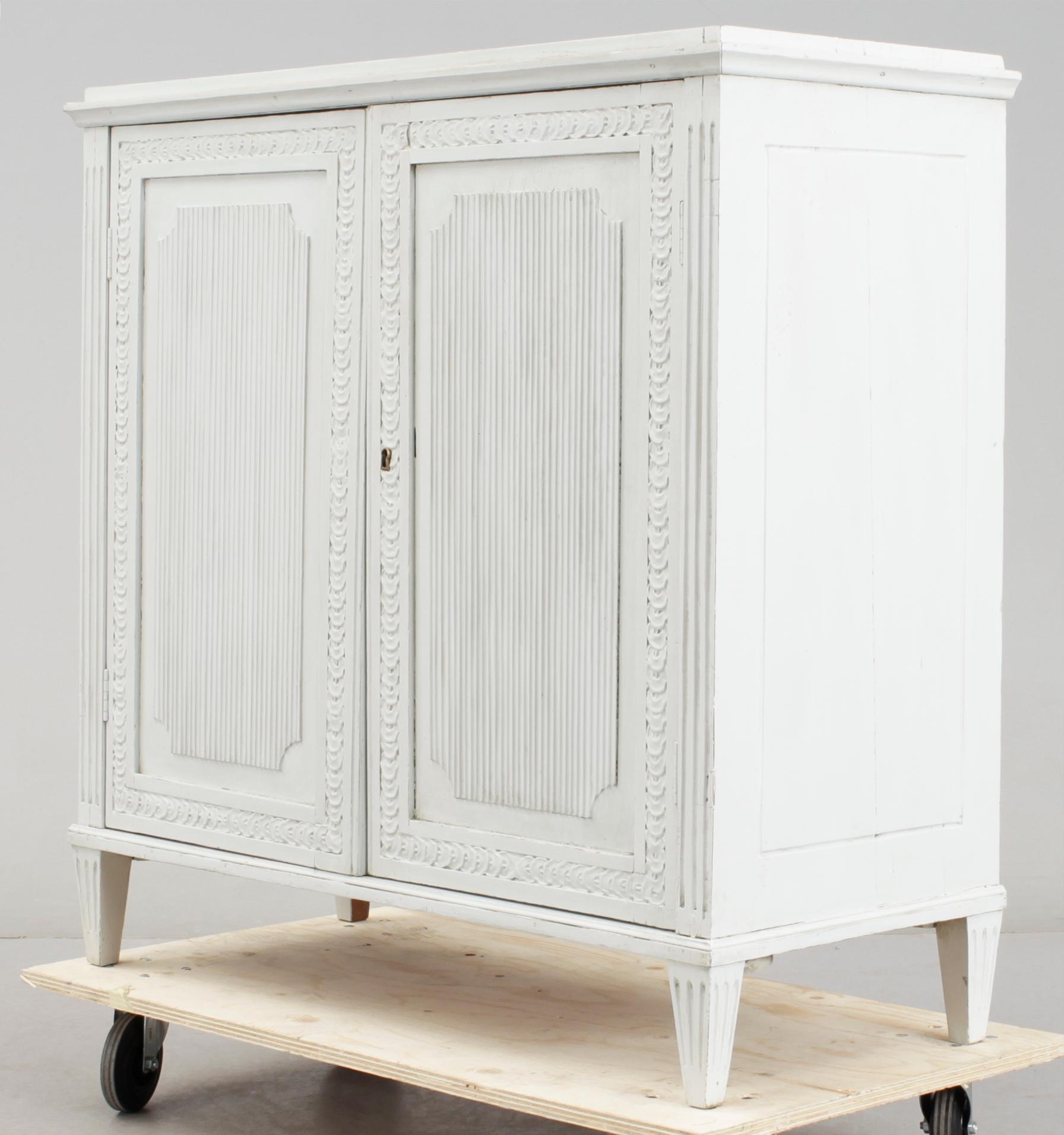 SKÄNK, gustaviansk stil, delvis 1800-tal.