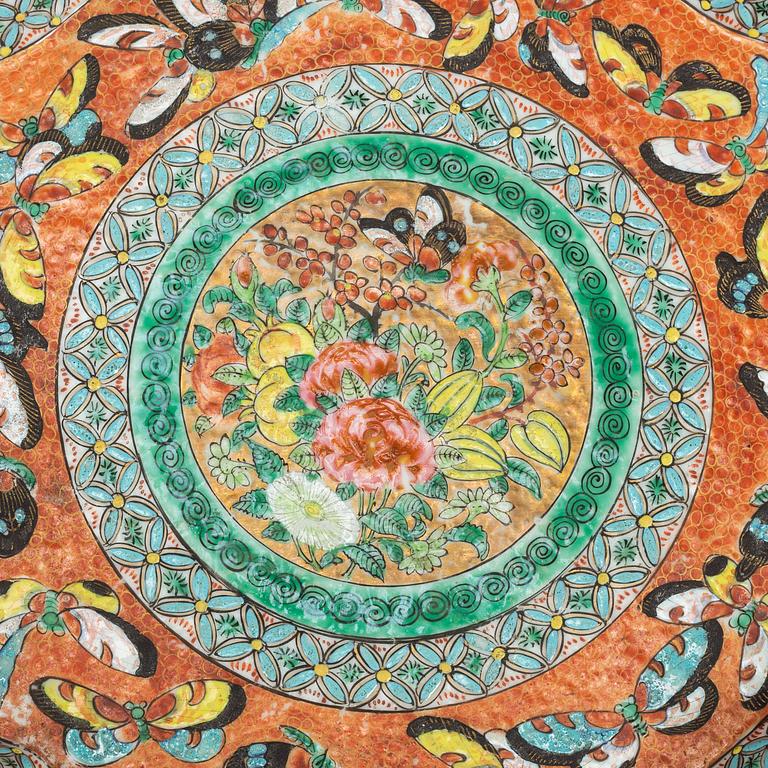 A famille rose tray, Qing dynasty, 19th Century.