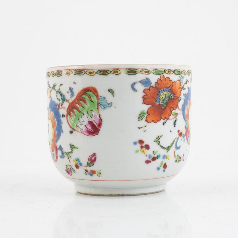 A Chinese famille rose exprot porcelain 'Pompadour' teacaddy, Qing dynasty, 1740s.