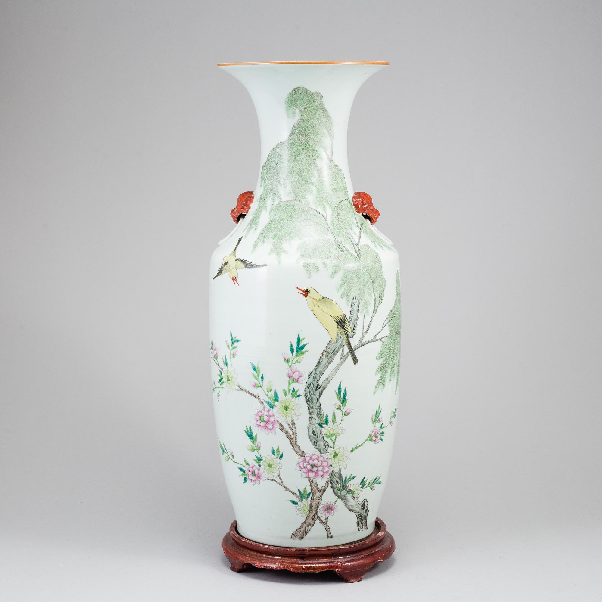 A large Chinese famille rose floor vase, 20th century.