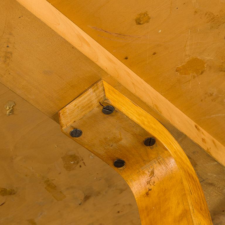 Alvar Aalto, bord, för O.Y. Huonekalu- ja Rakennustyötehdas A.B., 1900-talets mitt.