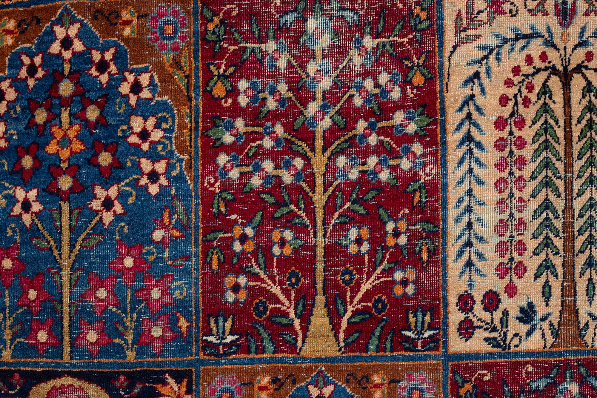 A carpet, an antique/a semi-antique Yezd, ca 557-562 x 366,5-370,5 cm.