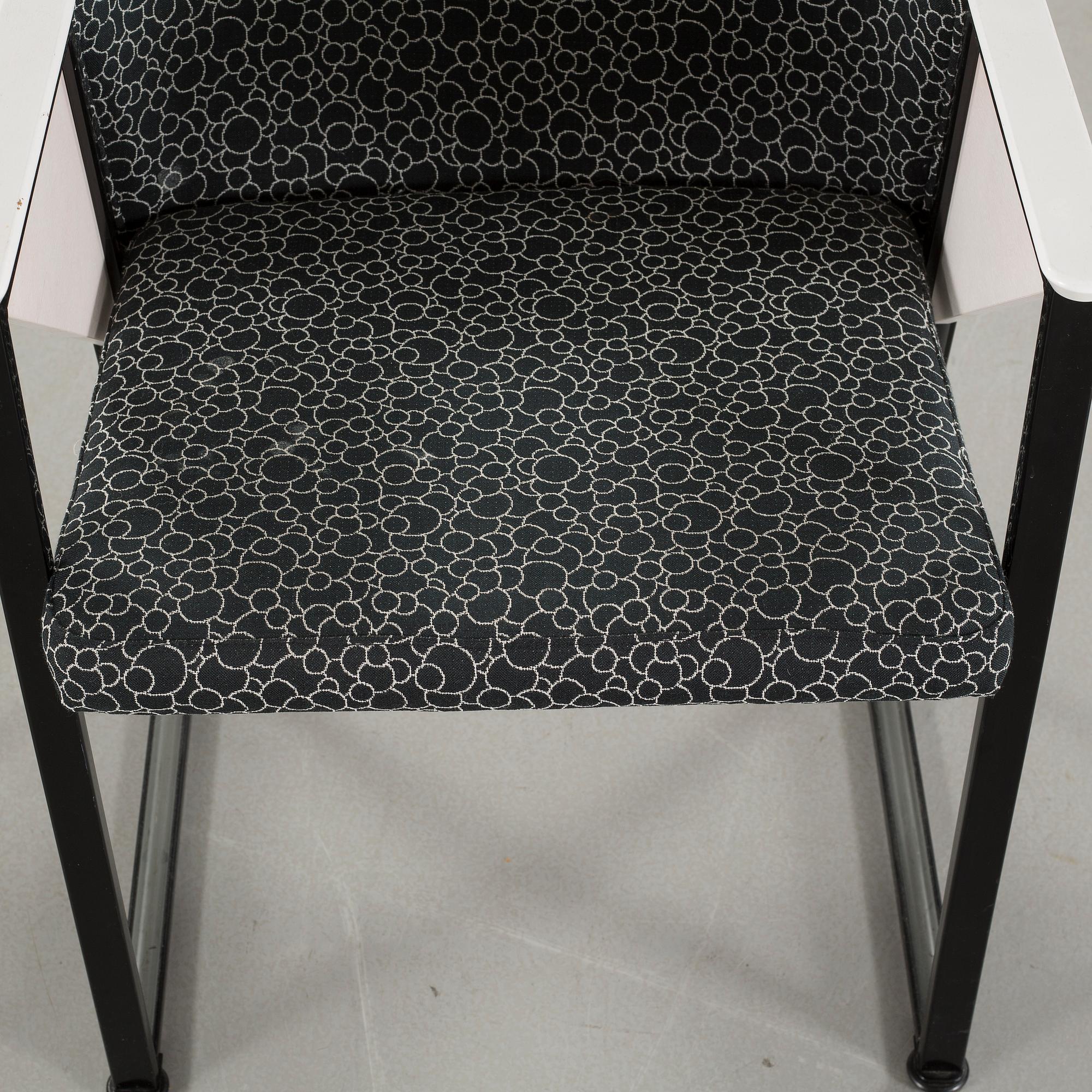 A set of four chairs, probably  Jouko Järvisalo.
Second hälft of the 20th century.
