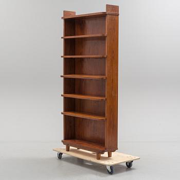 A 1930s/1940s shelf.